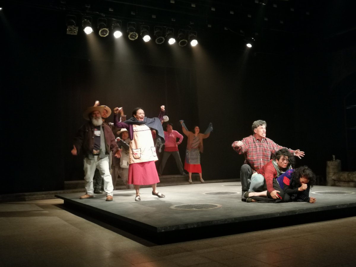 ciateatrouv's tweet photo. 🔥🇲🇽 "La gente cuando es nadie es todos." #Cherán o la democracia según cinco indias rijosas

¡2 ÚLTIMAS FUNCIONES!
📅 Noviembre 5 y 6
⏰ S19:00 h y D18:00 h
📌 @CasadelLagoUV 
🔴 Si no alcanzaste boleto, llega 10 minutos previos a la función

#TEATRO #Xalapa #Orteuv #LEGOM https://t.co/LBQgrk3KjO
