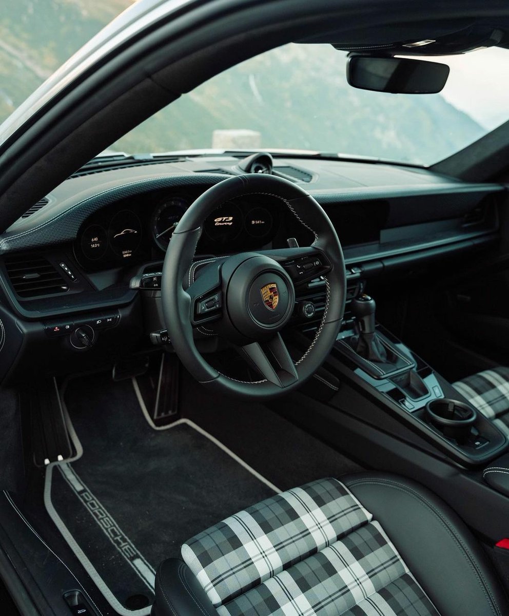 Paint-to-Sample Sport Classic Grey 992 GT3 Touring