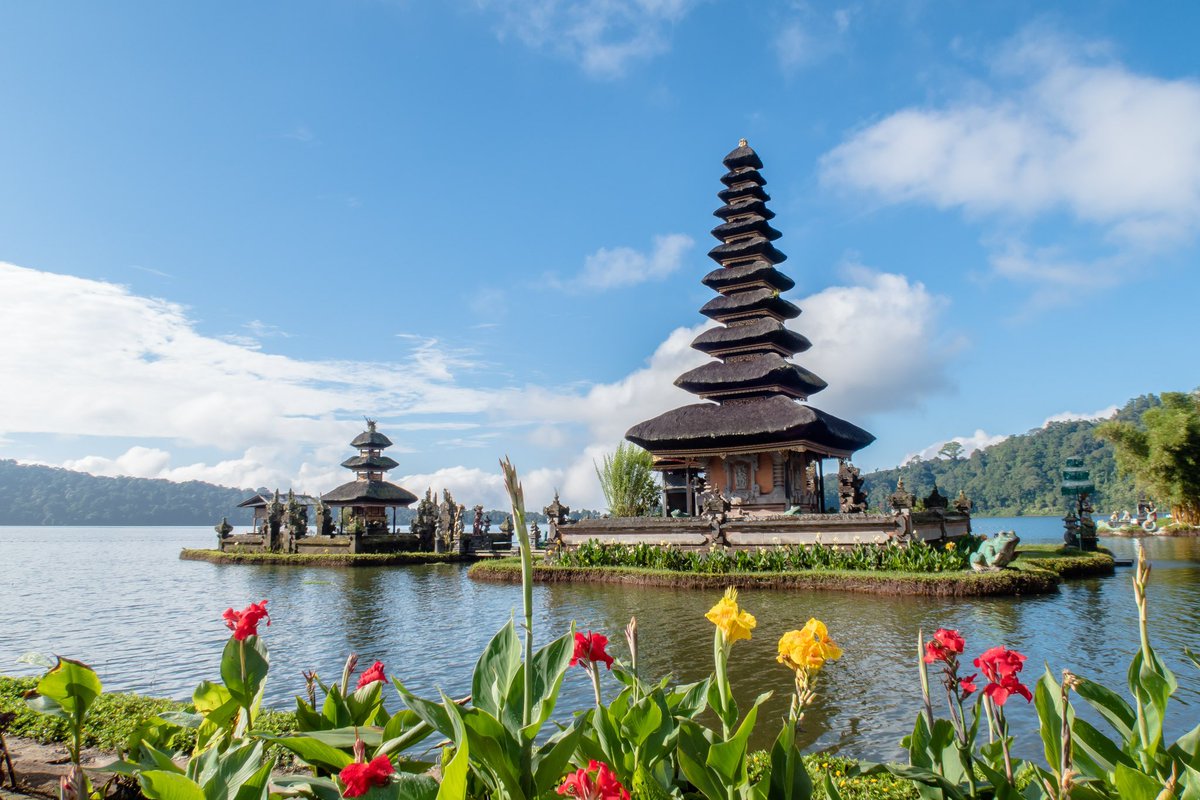 Ominous03's tweet photo. Bali, Indonesia.  

#bali #indonesia #asia #architecture #building #night #travel #travelphotography #travelgram #instagram #nature #naturephotography #naturelovers #naturegeography #photo #photography #photographer #landscape #landscapephotography https://t.co/dF5qtsiRgV