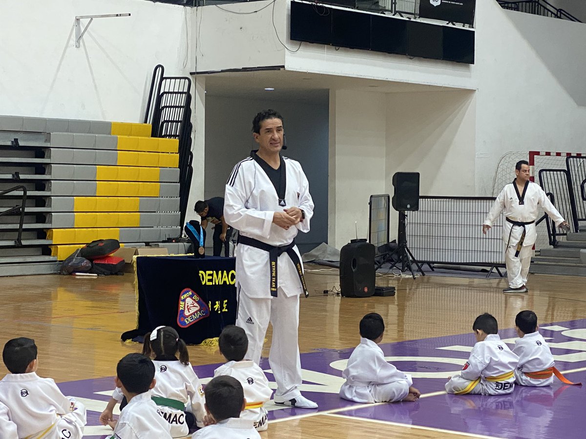 AsiEsMonterrey's tweet photo. La organización #DEMAC #TaeKwonDo (a la que orgullosamente pertenezco) se engalana en recibir al medallista olímpico @Victor_EstradaG en su seminario de Kyorugui y Poomsae (combate y forma) previo a torneo de copa anual. https://t.co/q2IBA0ZKTJ