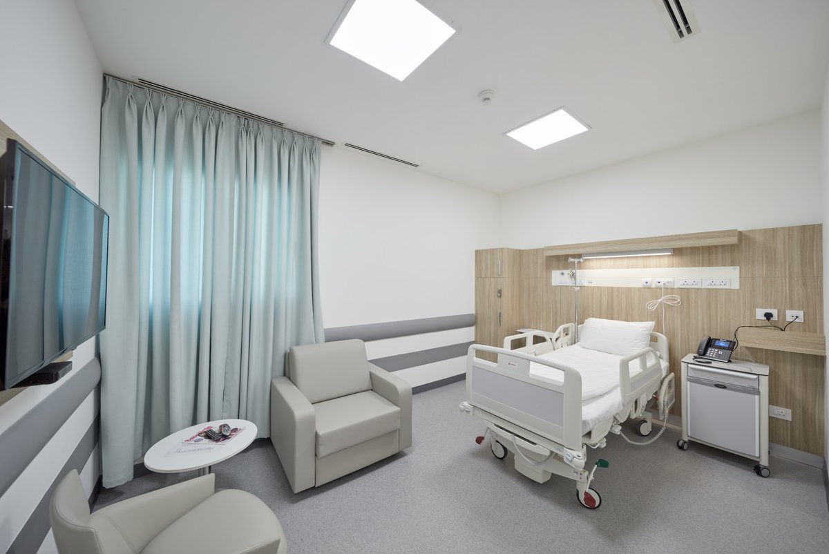 🤝Welcome to one of our private patient rooms, a space designed to provide a calm stay during treatment.

🔹Each room includes sofas and tables for visitors and companions, a TV set, a telephone, your own shower and toilet.
 
youtube.com/watch?v=heaMGc…