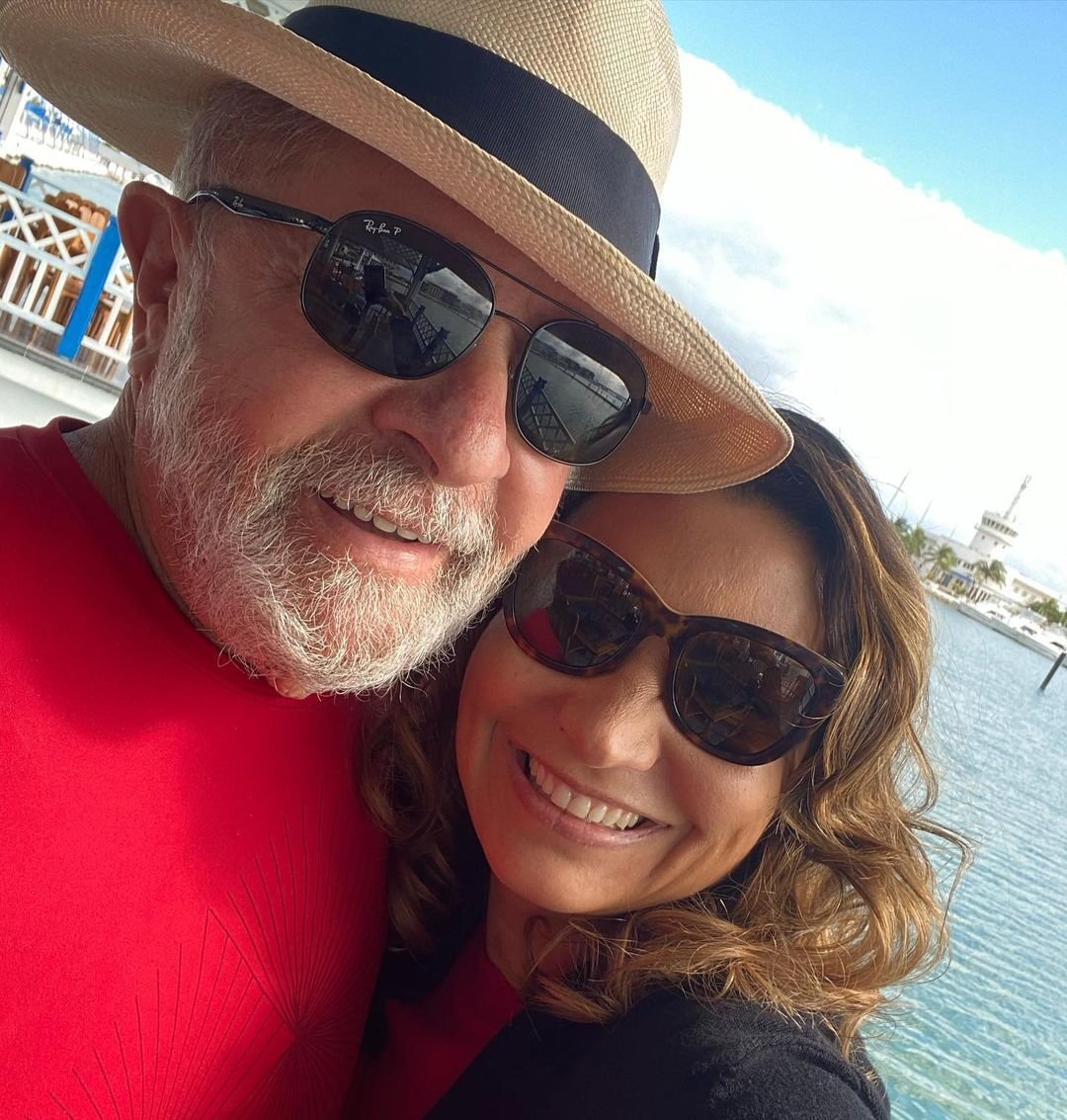 mmarescast's tweet photo. Cadê o Lula, perguntam as viúvas e os viúvos do Jair. 
Tá na Bahia, com AVC: Amor, Vitória e Celebração! https://t.co/zvvyM0I7KW