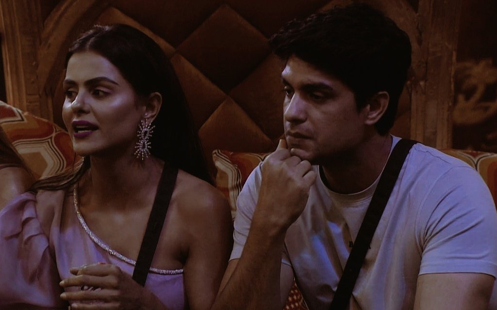 HeerSapariya's tweet photo. no group, no other contestant helping them. just them fighting all others in the house.. ♥️👏

#PriyAnkit #PriyankaChaharChoudhary𓃵 #BiggBoss16 https://t.co/VY5eEZ2Rr3