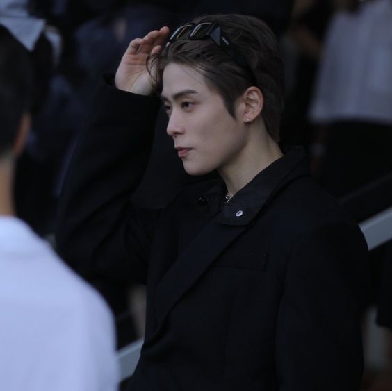 EVHBASE's tweet image. → Nome on: Jay
Shape: Jung Jaehyun
→Idade: 19
Prota/pais: Breu
→Lado: Rebels
User: @troublwr