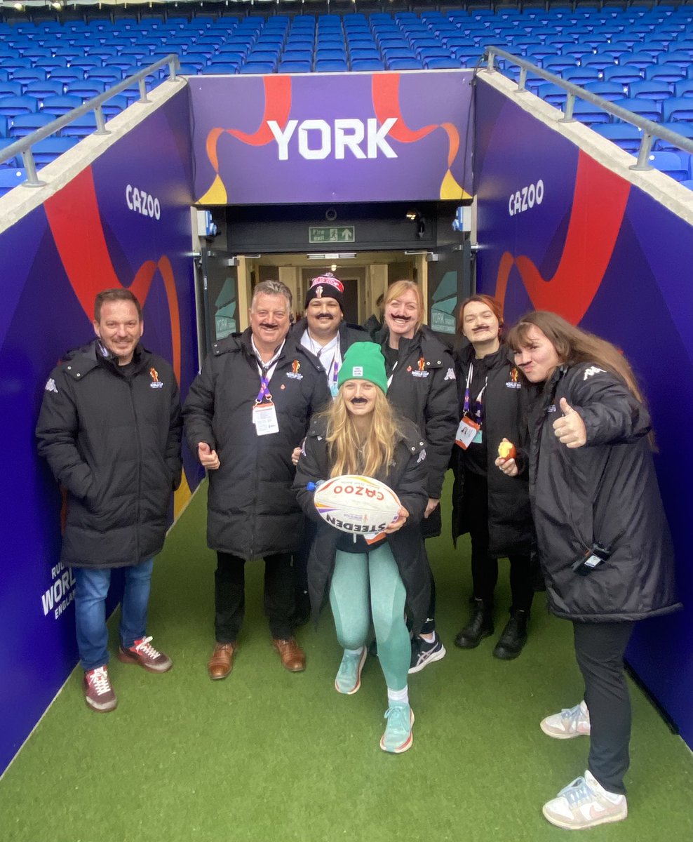 Helen 🌻 tweet media