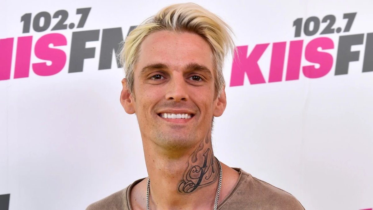 ReporteroRosa's tweet photo. Hoy [5/11], TMZ anunció que Aaron Carter falleció a sus 34 años‼️.
Según el portal web, el cantante fue encontrado muerto en su hogar ubicado en Lancaster [California]. Varias fuentes apuntaron a que el cuerpo del artista se halló ahogado en la bañera📌. https://t.co/uXvBhCPScF