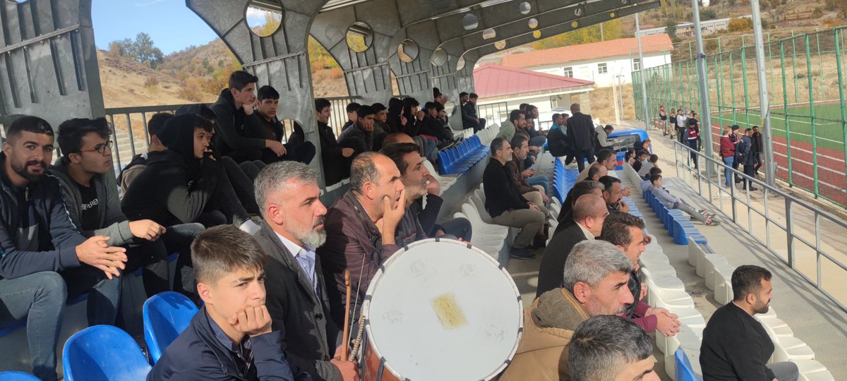 celikhanspor's tweet photo. Maç sonucu:
ÇELİKHANSPOR 5
A.Çınarspor 1
Goller..
Mehmet Cevizci ⚽⚽
Musa Büyüktaş⚽
Mustafa Büyüktaş⚽
Kazım Uzan⚽
Galibiyet maça gelip destek veren tüm degerli taraftarlarımıza armağan olsun...
Birlik ve beraberlikle nice zaferlere..💪
🖤♥️
#çelikhanspor
#çelikhan
#zerban https://t.co/I0XpitA8oI