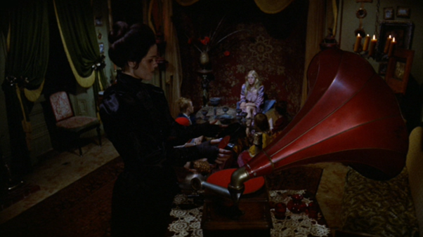 JamesStoorie's tweet photo. LEMORA: A CHILD'S TALE OF THE SUPERNATURAL (1973).

Saturday night means...party round Lemora's!

#vampire #gothic #horror #LGBTQ #witch #zombies #rainbeauxsmith #SaturdayNight #party #drinks #creepykids #70snight #disco https://t.co/7t2YzkX338
