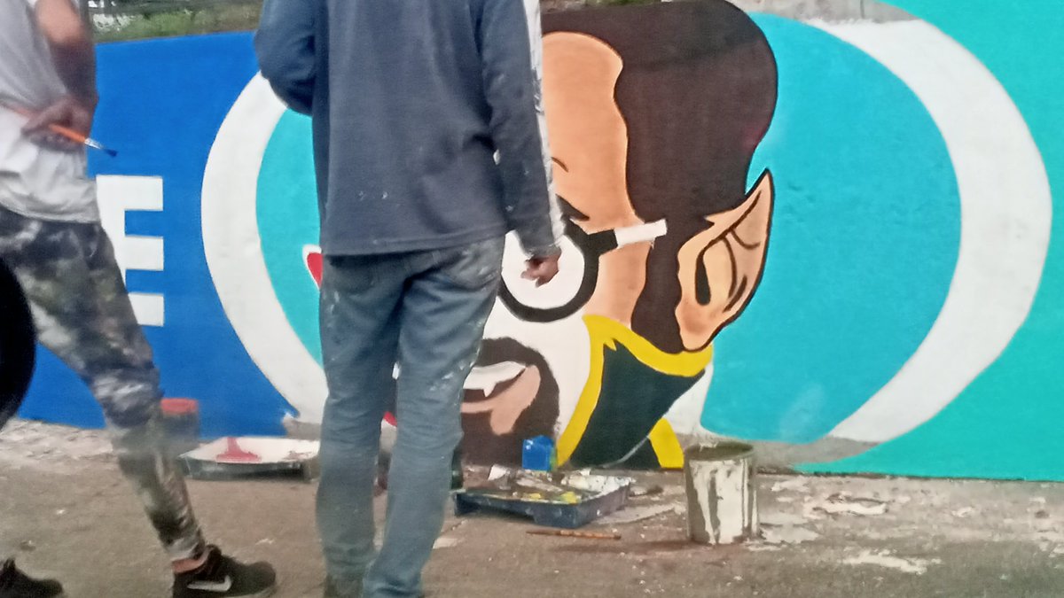 GarzonEnder's tweet photo. En Valencia gobierno utiliza los espacios de la plaza del periodista para colocar propaganda política alusiva al oficialismo. @cnpcarabobo #periodismoveraz #periodismoimparcial #libertaddeexpresion #respetoalosperiodistas #hechosnoticiosos https://t.co/tDh6afhYPh