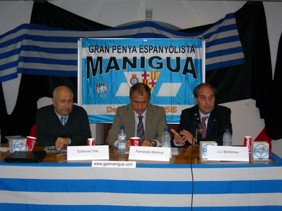 fcp_espanyol's tweet photo. #Taldiacomavui de 2006, la @GPEManigua organitza, al Centre Cívic Can Basté de Barcelona, el debat “Recordem els anys 70”, amb Fernando Molinos i Joan Josep Bertomeu com a ponents i conduït per Edmond Orts. #RCDE #FCPE https://t.co/EjWh5RaWHZ