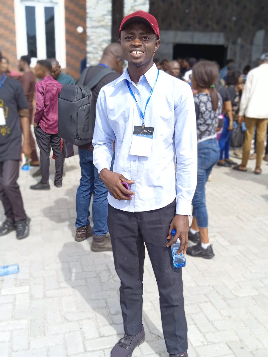 ozumahe's tweet photo. Was live at GDG warri #DevFestSS #DevFestWarri #DevFest2022, it was nice listen to the speakers and knowing am on the right track. https://t.co/9vrucLsNsg