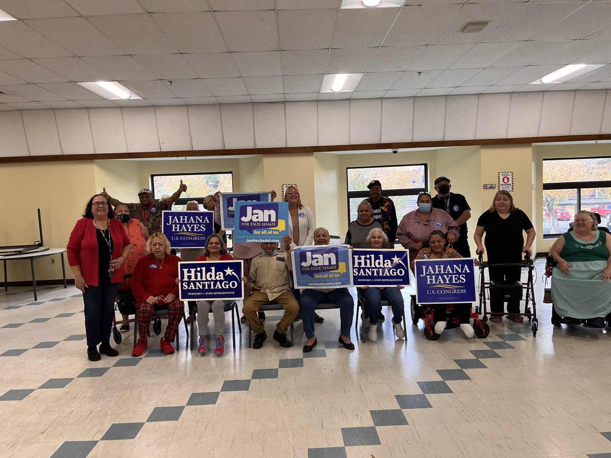Kayjaemunoz's tweet photo. Meriden is amp to vote this Tuesday, November 8th! @hochadel_jan https://t.co/7DJkslZcQL