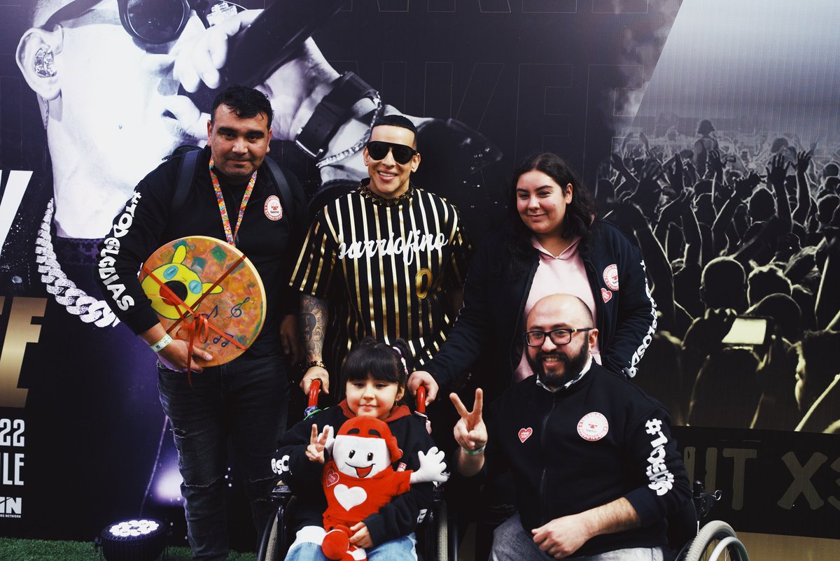 daddy_yankee's tweet photo. Teletón es una de la obra más importante que se ha realizado en favor de los niños, niñas y jóvenes en situación de discapacidad en #Chile #Todoslosdias . 🇨🇱 Vamos Chile ! https://t.co/oGRFXrpxpZ