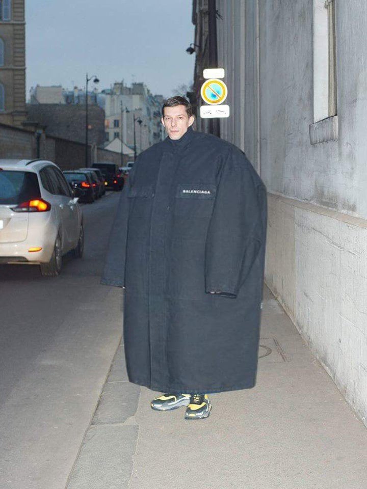 americanamemes's tweet photo. People in LA walking around this week in the mid-60°s https://t.co/liGRi5fdPN