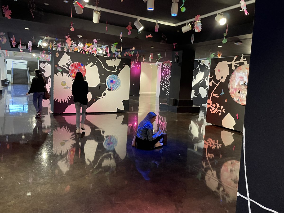LauraISilva2's tweet photo. Our scholars getting inspiration To write βοΈ what comes to mind at the Museum of Art downtown #CreativeWritingClub #WeBringJoy Thank you Ms. Tucker for giving this beautiful experience ππ https://t.co/qNyQuk9jT2