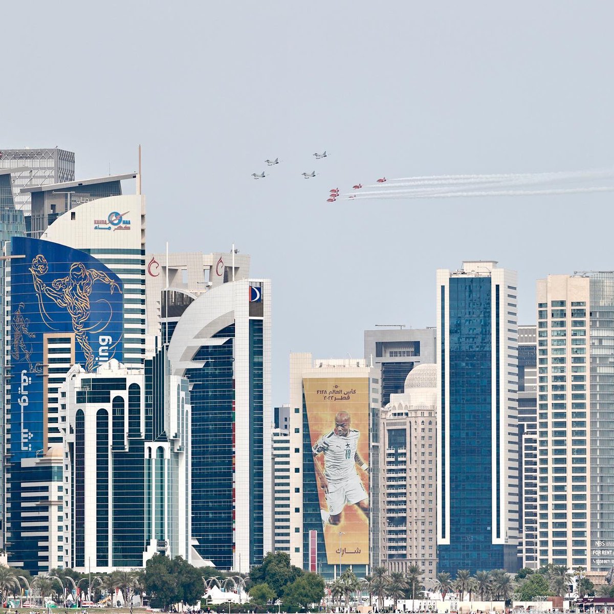 The Red Arrows put on a show and decorated the Doha Corniche and West Bay skies ✈️ #Qatar2022