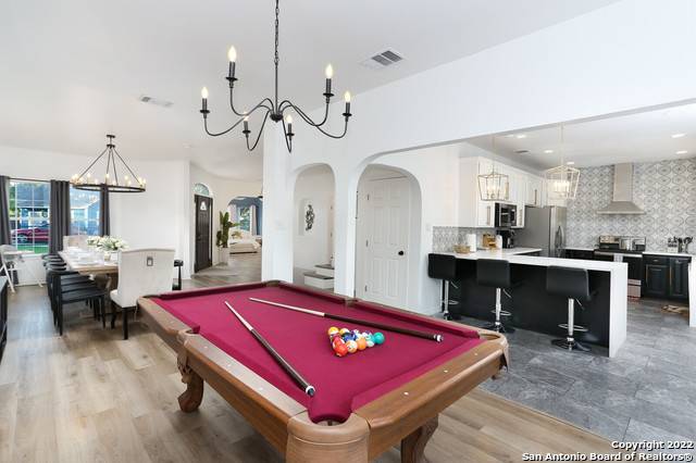 rowdyrealtor210's tweet photo. Looking for your next home or investment property for Airbnb minutes away from downtown? The backyard includes a brand new vinyl pool with a deck and covered patio.
https://t.co/dfaubmU0tu
#GrellRealtyGroup #MovetoTexas #UTSA https://t.co/DmWTUOKnG0