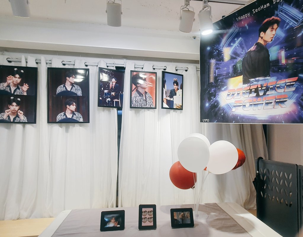 OctoberRain1028's tweet photo. "𝙳𝙸𝙶𝙸𝚅𝙸𝙲𝙴 𝙿𝙾𝚆𝙴𝚁"⚡️

예전 사진들까지 기분좋게 감상하면서
생일축하 할 수 있어서 좋았어요🙂

#HAPPY_SEOHAM_DAY #행복한_1028_솸데이 #박서함 https://t.co/moS7DsHdir