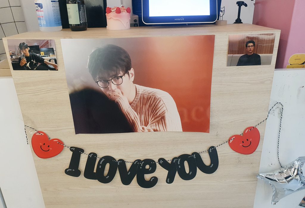 OctoberRain1028's tweet photo. "𝙳𝙸𝙶𝙸𝚅𝙸𝙲𝙴 𝙿𝙾𝚆𝙴𝚁"⚡️

예전 사진들까지 기분좋게 감상하면서
생일축하 할 수 있어서 좋았어요🙂

#HAPPY_SEOHAM_DAY #행복한_1028_솸데이 #박서함 https://t.co/moS7DsHdir