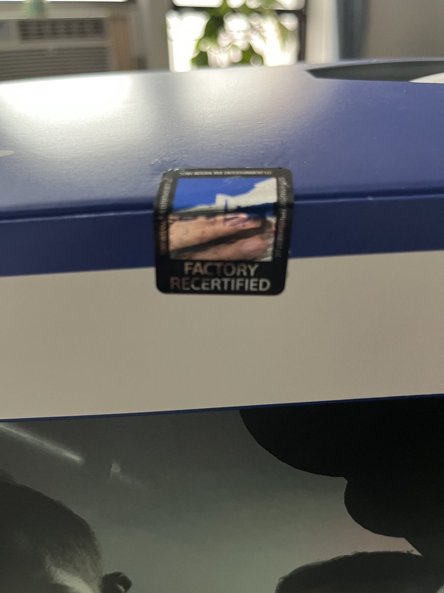 Sean75932138's tweet photo. @Sony Why was I charged full price for a refurbished product?!? Seems like fraud to me. https://t.co/L03uc8PVEg