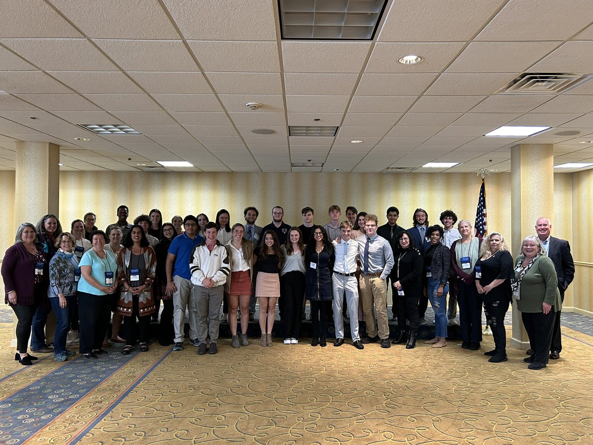 MASCSchoolComm's tweet photo. We overheard many engaging discussions about #studentvoice around the lunch tables today. 

Our thanks to @MAStudentReps for sharing lunch with us to close #MASCMASS22! https://t.co/1L0lw4hqO1