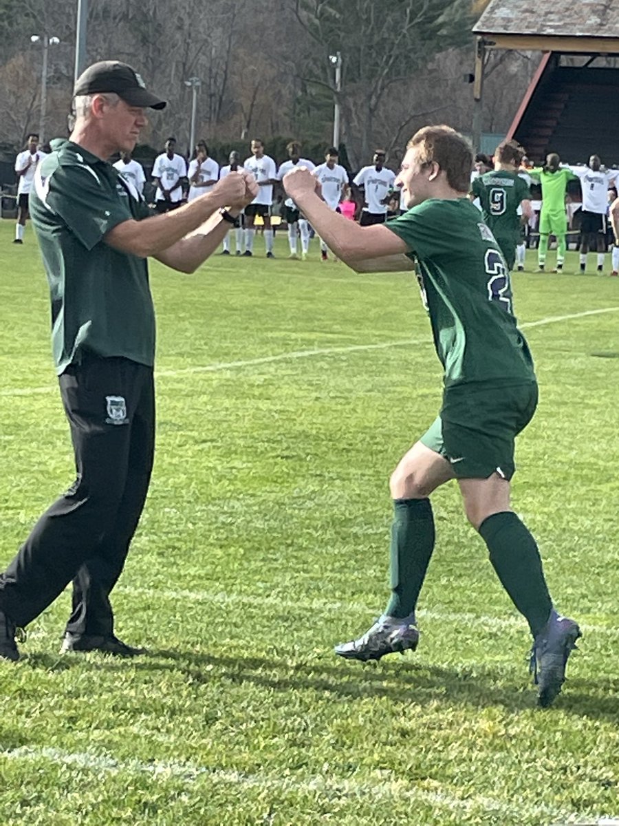 journalopinion's tweet photo. Rivendell and Winooski moments away from starting at Applejack Stadium in Manchester, VT #vthssoccer #vtplayoffs https://t.co/2th7UX5Lnl