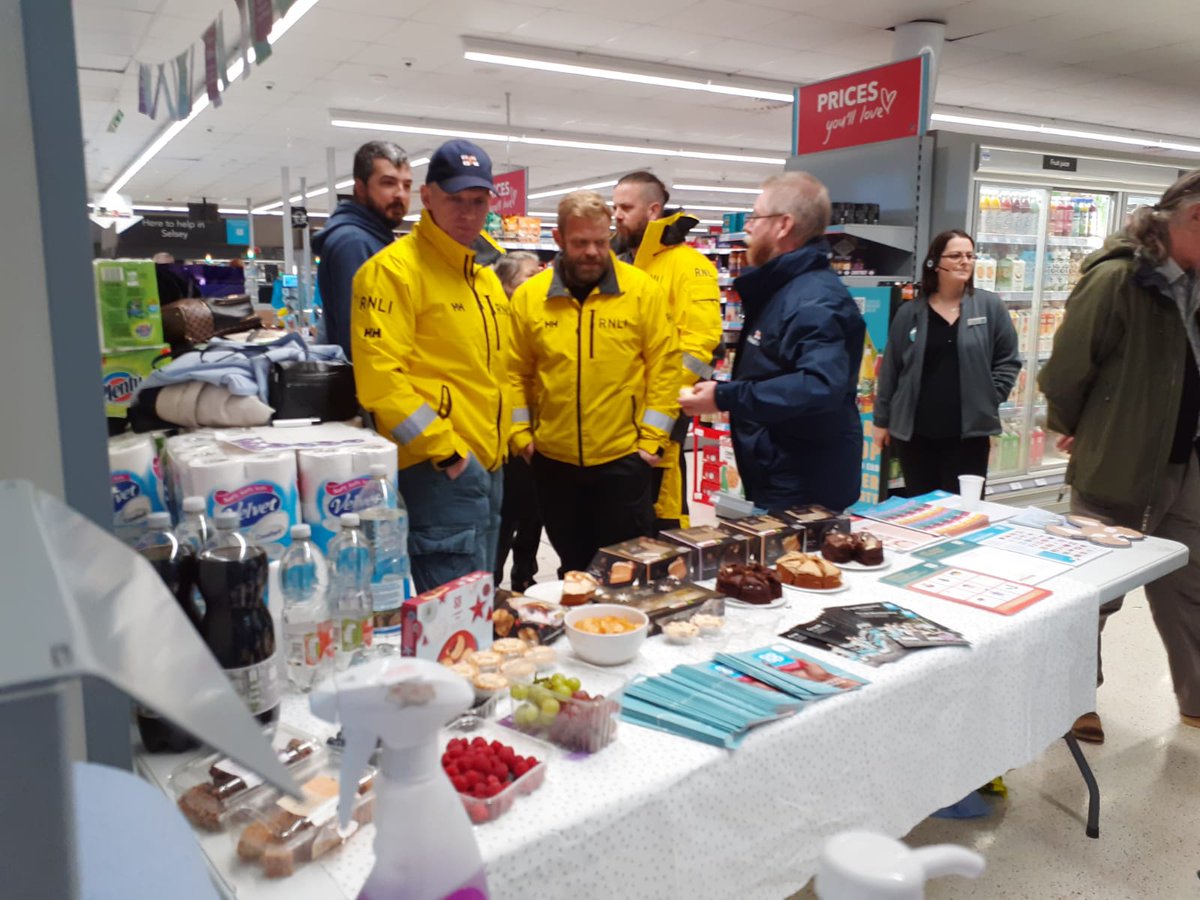 PearnEmma's tweet photo. Great celebration day @ Coop Selsey.
Cakes went down well with all 3 causes 👍 @SteveBrown2016 @coopuk https://t.co/g1P2JzvLTB