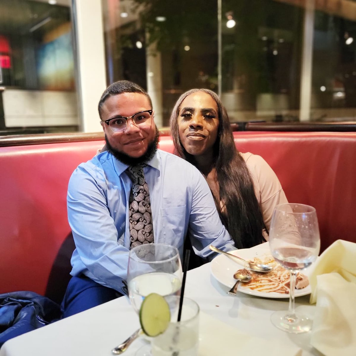 ⚜️Desmond⚜️ on Twitter "Them niggas look happy"