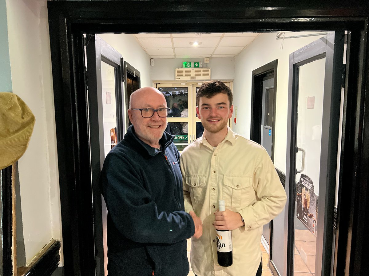 Crawley Down Gatwick tweet media