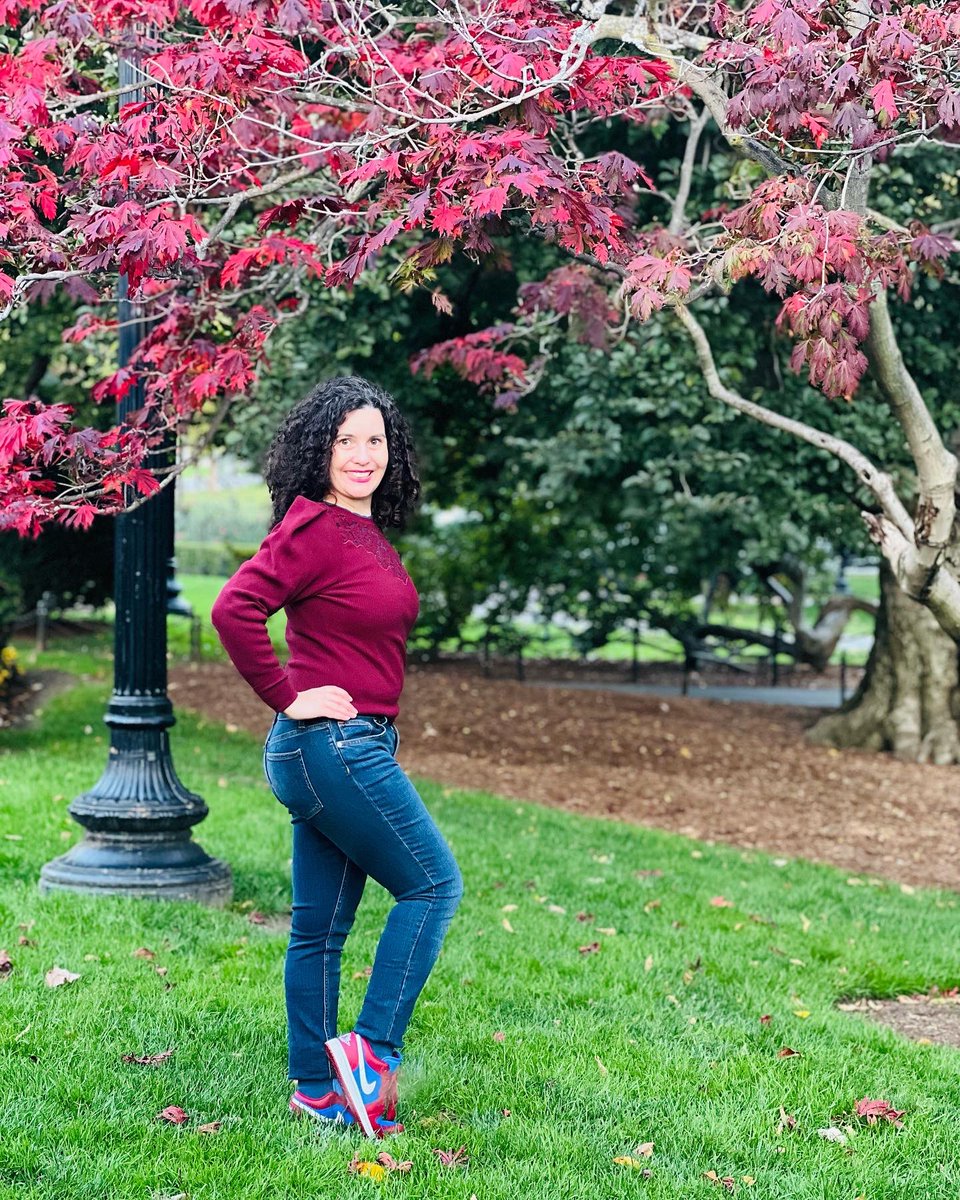 Storm24Jenkins's tweet photo. Photoshoot Fresh #fallvibes 🍁continues with a good Bordeaux detail sweater @express paired with dark rinse jeans @OldNavy and these @Jumpman23 women’s low beauties to make the outfit complete’ what’s ur #saturdaylook? #1of1s @hisexcellence79 https://t.co/dxtoTDi1A6