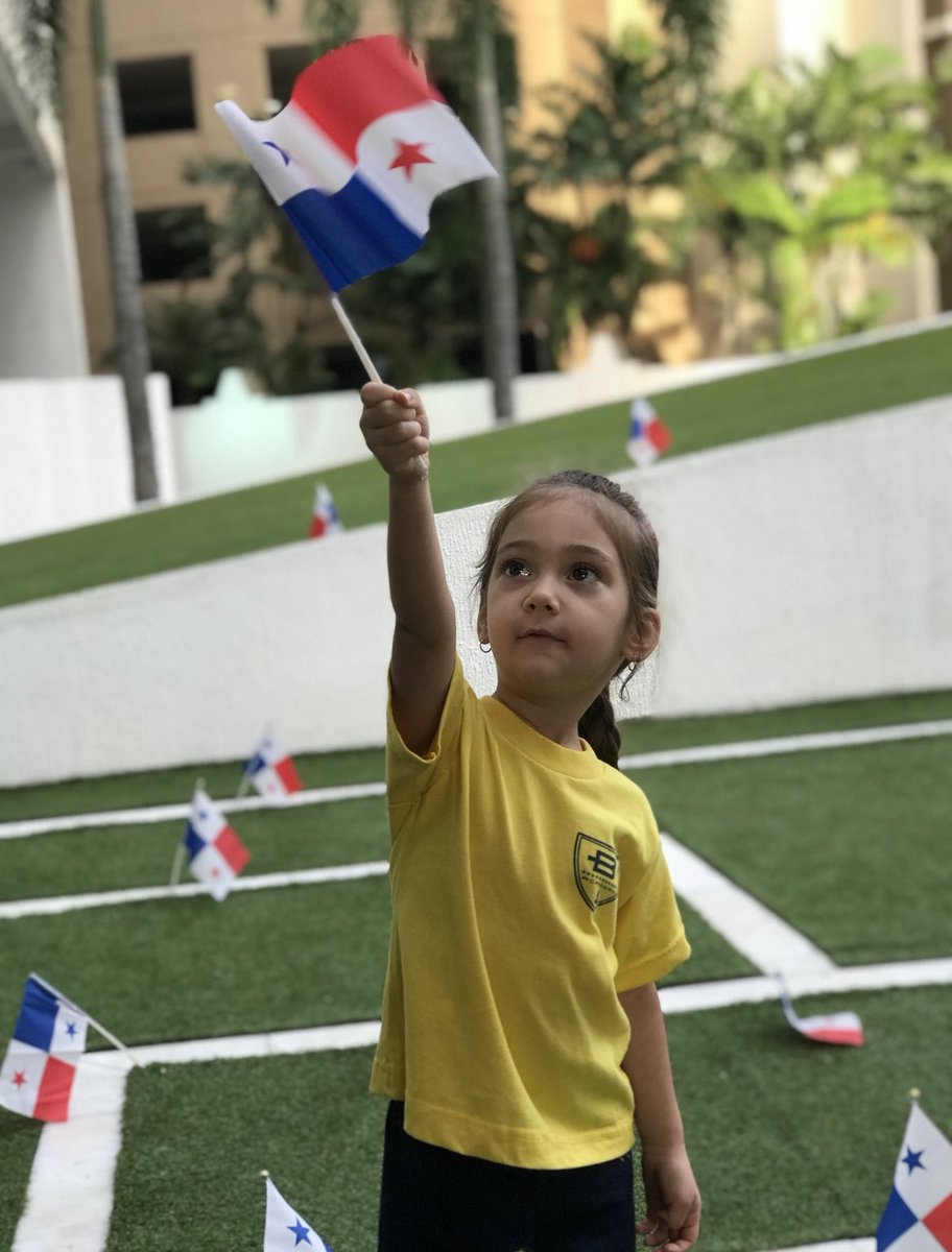 En el mes de la patria, la panameña kosovar, mi hija - Lisa Rudi, desde Kosovo, desea a todos los panameños  felices fiestas patrias. Que Viva #Panamá y su amistad y cooperación con #Kosovo!