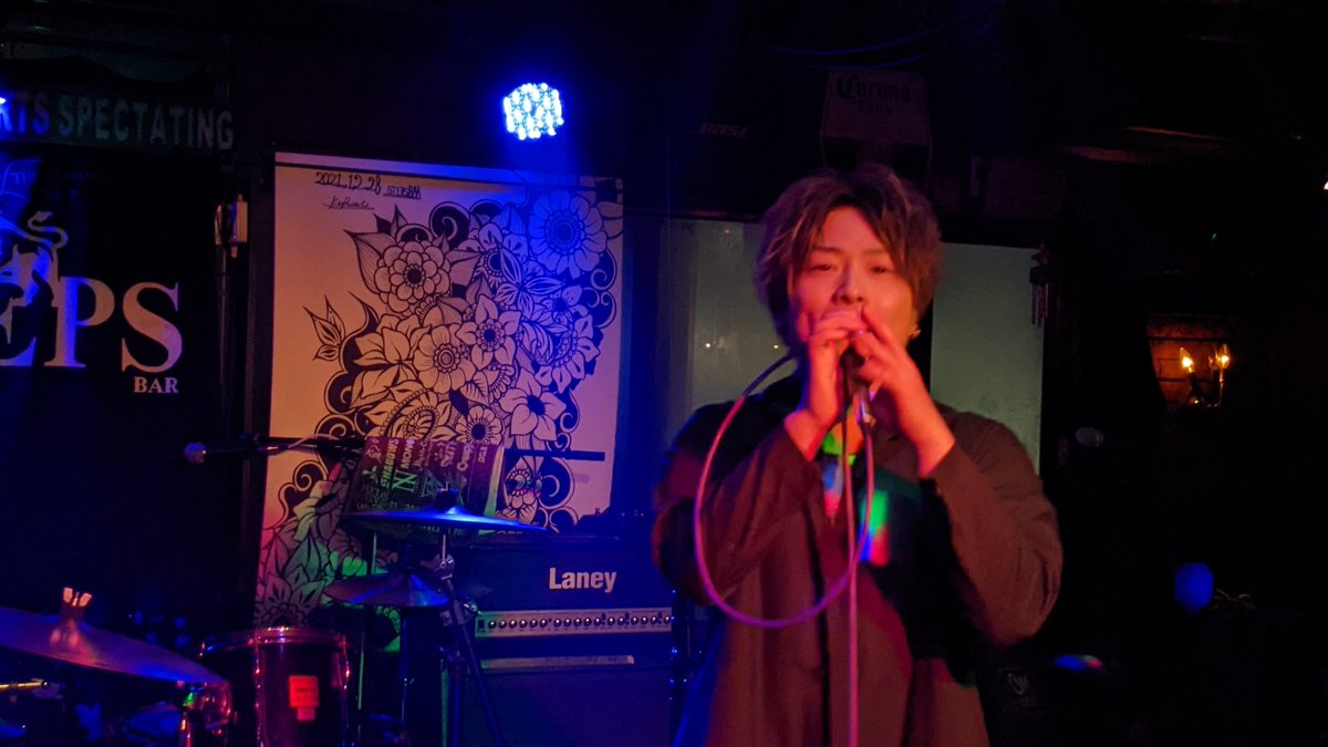 miyasirointer41's tweet photo. やっと生で歌声が聞けた #柴田トオル くん ライブハウスならでわの間近な距離 力強い歌声に酔いしれた。新曲の♪TO BE WITH YOU 全員で拳を上げて👊の一体感が良いね
#CROSSSOUL #STEPSBAR https://t.co/WbEomVRL3m