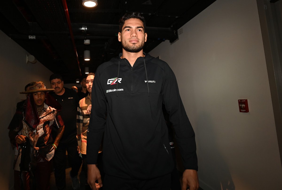 MatchroomBoxing's tweet photo. 𝙕 𝙐 𝙍 𝘿 𝙊 ⚔️

#BivolZurdo https://t.co/GeZfh8BdVY