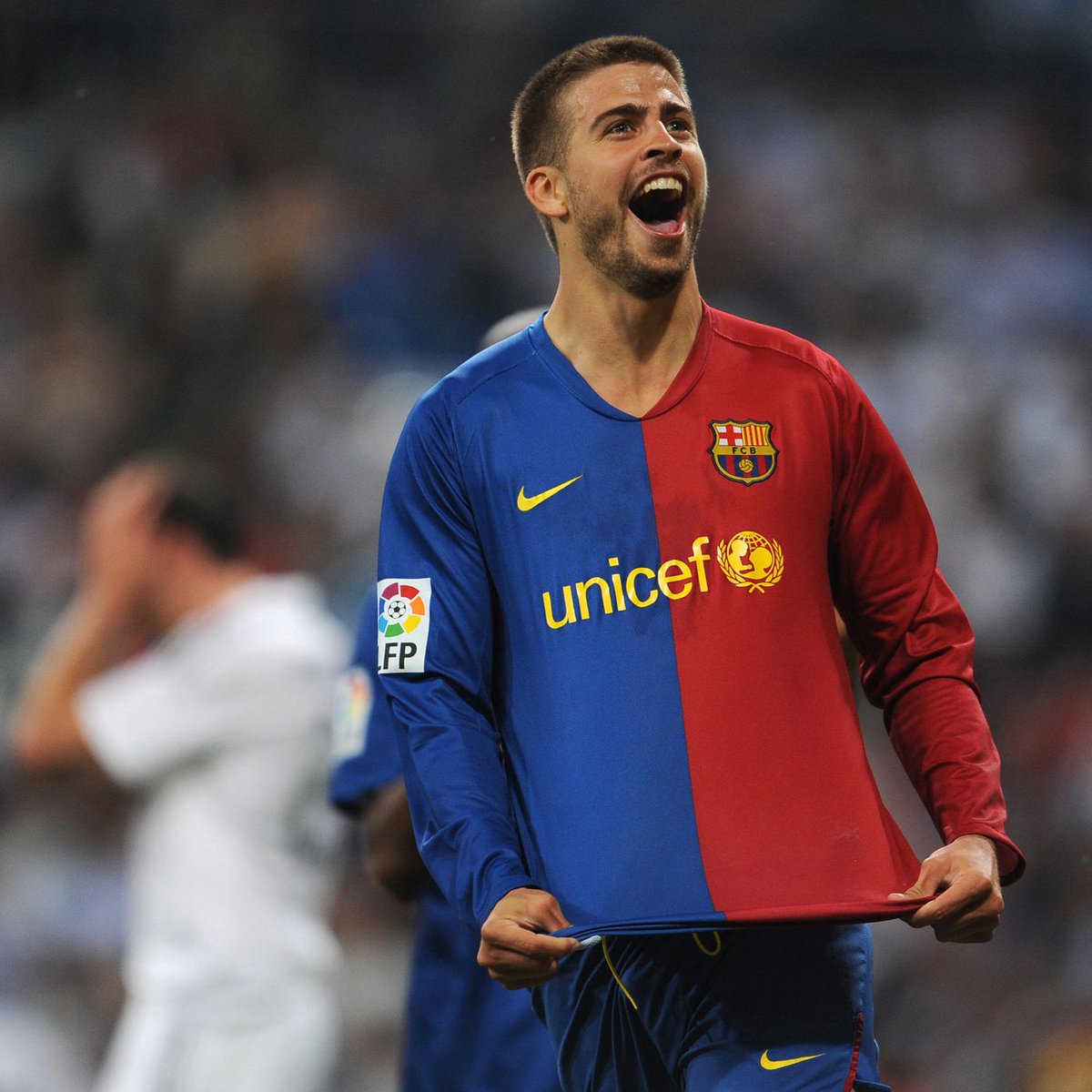 elfals9's tweet photo. @3gerardpique ha estat partícep de molts bons moments. Vaig al camp amb l'objectiu de sempre guanyar i gaudir, però també d'agrair a un grandíssim jugador que ha complert el somni de molts, jugar al Barça de la manera que em va captivar. #semprePique https://t.co/DIXFzMAPjb