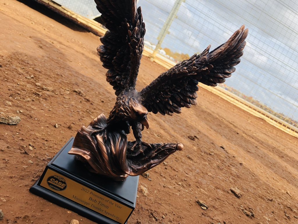WorldFinals's tweet photo. Winning the World of Outlaws 2022 Promoter of the Year Award is Bob Timm with @thunderatMTS!

He helped bring the @WoOLateModels to the track this year with great success. https://t.co/v8IlBMdLUH