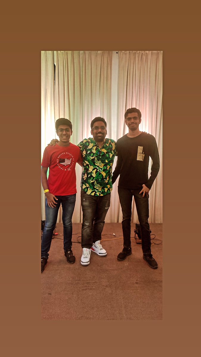 Ksimariya0285's tweet photo. Comedy heals you , but today it worked like therapy ! An wonderful show by @mananspeaks !! #jatirahje #gujcomedy #comedyfactory
.....
.....
.....
😁😁🙌🙌🤘 https://t.co/ftZDJ30aOl