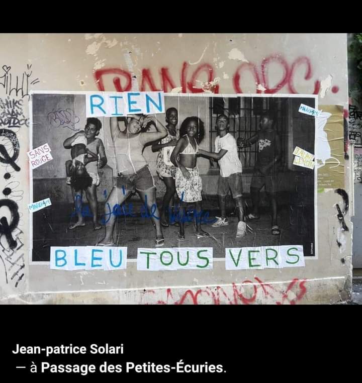 jpsolari's tweet photo. @SimonDepardon @YouTube C'était en novembre 2015 passage des petites écuries: notre premier collage avec ma fille de 14 ans pour la Marche pour le climat #cop21 à l #intersection de l #ecologie et de l #antipatriarcat #march4me une #risposte #feministe contre la violence #ripostefeministe #lescolleuses https://t.co/rn9zSTKJFR