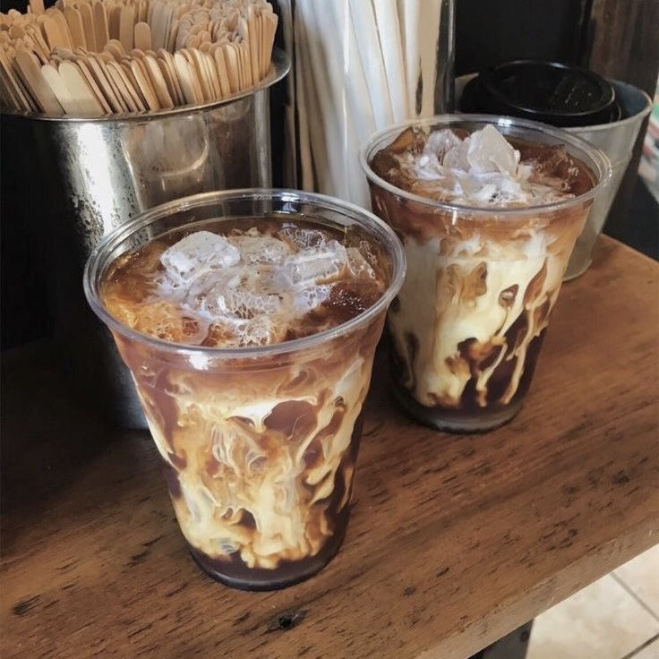 groodearcafe's tweet photo. new order! +.*.｡
╰➤ cinnamon bun + iced coffee
to: @lunarbuizl
from: anon

💌 ❝ hi i hope the best groo is having the best day! :) ❞
╰➤ ♬: recipe ~ for simon - gwsn
thank you for ordering! ♡｡*ﾟ https://t.co/5i7RVhGoek