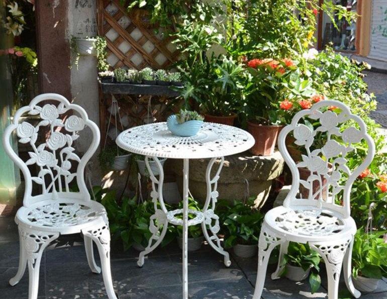 The Rosa - 2 Seater Bistro Set by Lux

Shop now 👉👉 bit.ly/3U4JD54

#luxhomeandgardens #Gardengoals #Rattan #outdoorspace #Gardenideas