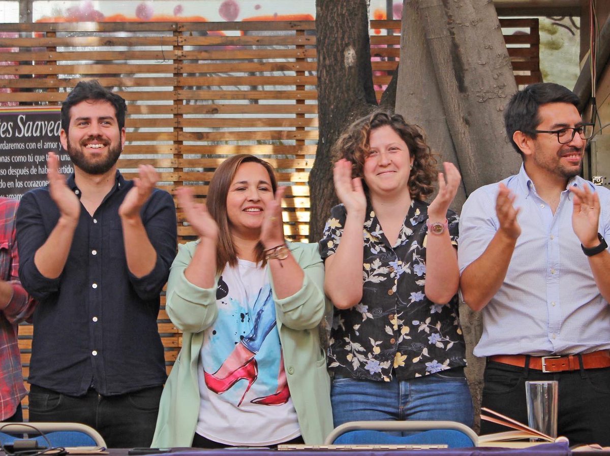 Hoy asumí formalmente la Secretaría General de la Dirección Nacional 2022-2024 de <a href="/la_convergencia/">Convergencia Social</a> en una ceremonia llena de alegria y con el saludo de nuestro compañero presidente <a href="/gabrielboric/">Gabriel Boric Font</a> 💜💜 Seguimos!!