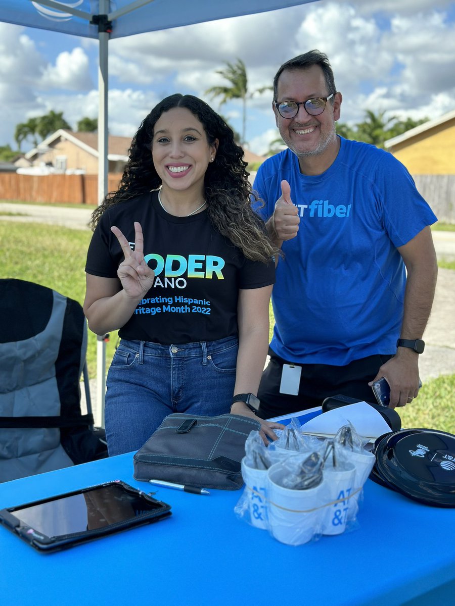 jrivasfla's tweet image. ⚡️Fiber Flex Friday⚡️ is always my favorite day! Great execution by our team spreading the word about our amazing service 🌐 and closing some sales along the way. 💪🏽🥳🌐@FloridacityKat @Lissette_rod1 @DilmaAZambrano @att @One_FLA #fiberflex #FIBRA @eniggemann @RocabadoWilliam
