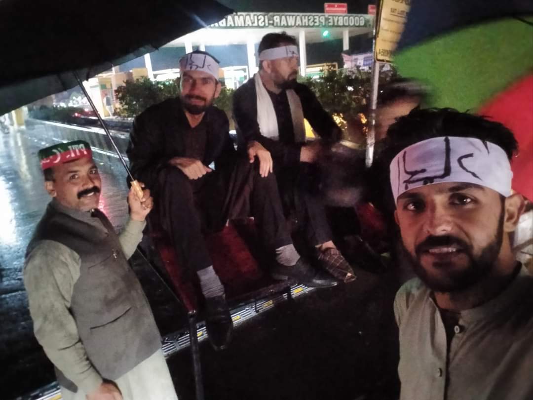 AasifzaiAzhar's tweet photo. سپہ سالار اگر ریاست سے طاقتور ہو جائے تو یہ ریاست
کیلئے خطرناک ہوتا ہے"
حضرت عمر فاروق رضی اللہ عنہ
#الجہاد
#peshawar_toll_plaza
#Time_11:24pm https://t.co/YhTSUyldNs