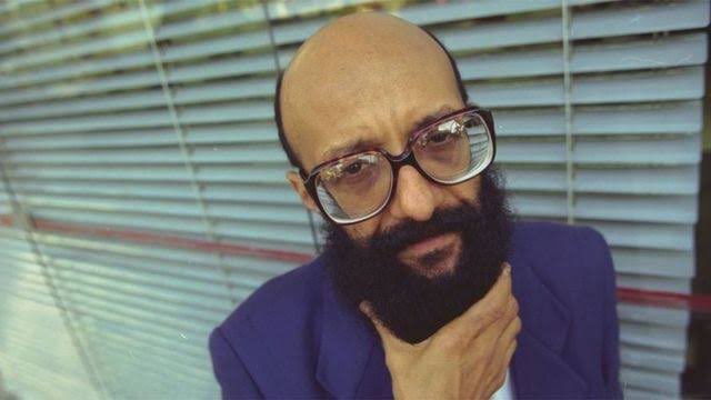 Enéas Carneiro nasceu em um dos bairros mais pobres de Rio Branco. Perdeu o pai aos 9 anos e trabalhou desde então para ajudar em casa.

Se tornou 3º Sgt, Médico, licenciou-se em Matemática e Física. Recebeu o titulo de Mestre em Cardiologia e medalha Marechal Hermes. #Eneas84