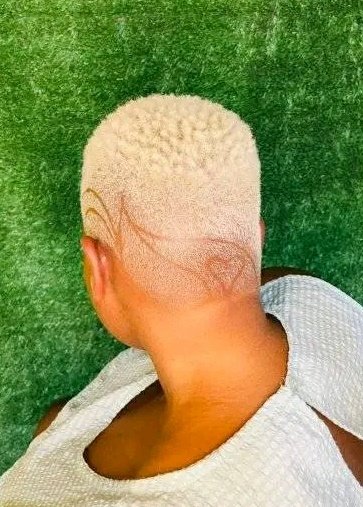 Cut,white-bleach &amp; decor
Thohoyandou,
"Mpho De barber" on Facebook 
WhatsApp(0794633359)