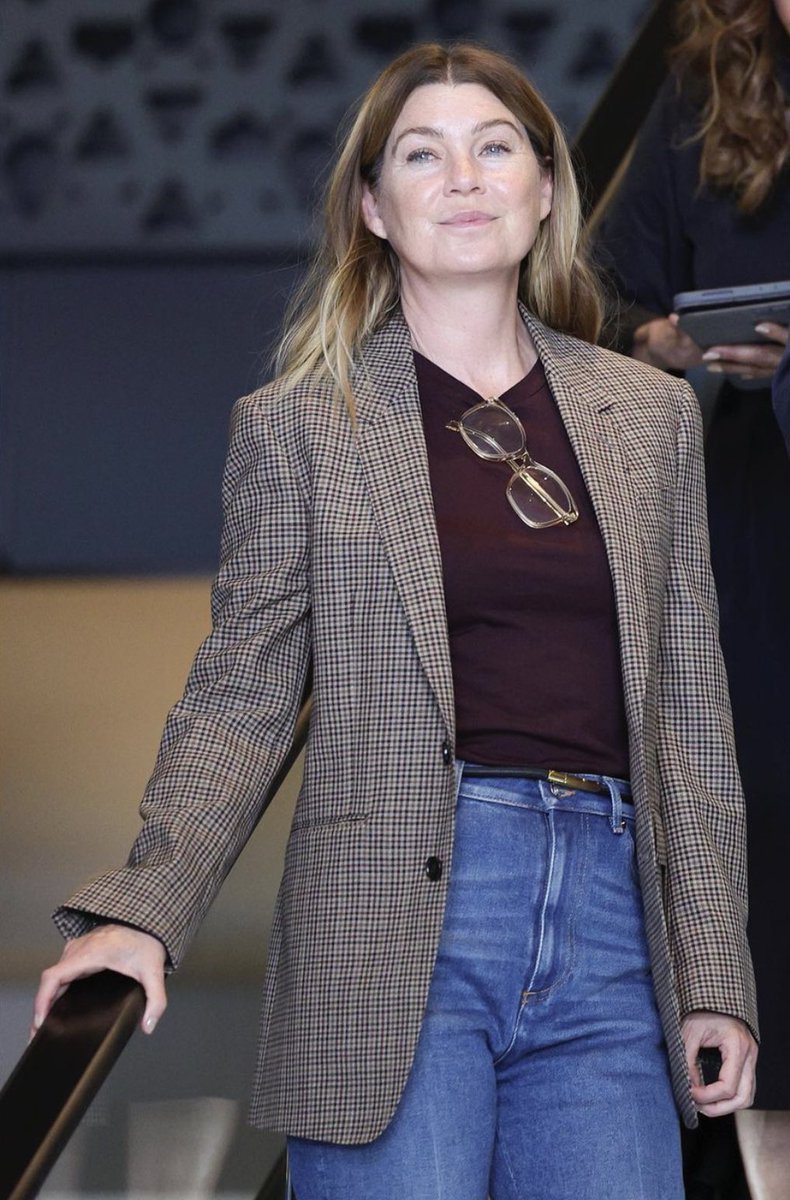 #TheWalkingDead #GreysAnatomy Enquanto em 2023, teremos Rick Grimes após 4/5 anos do seu episódio final de volta ao universo de TWD, em 2023 teremos o episódio final de Meredith Grey, finalizando uma grande era de Grey Anatomy. Poderosos protagonistas que serão sempre lembrados!