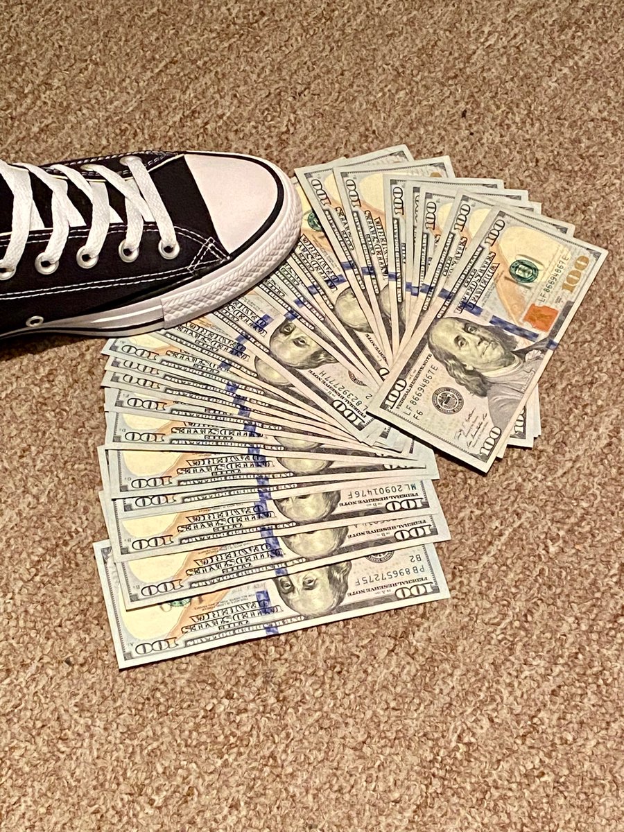 master_converse's tweet image. Give me your Money and then Kiss my Converse 👇🏽🛐💋👅