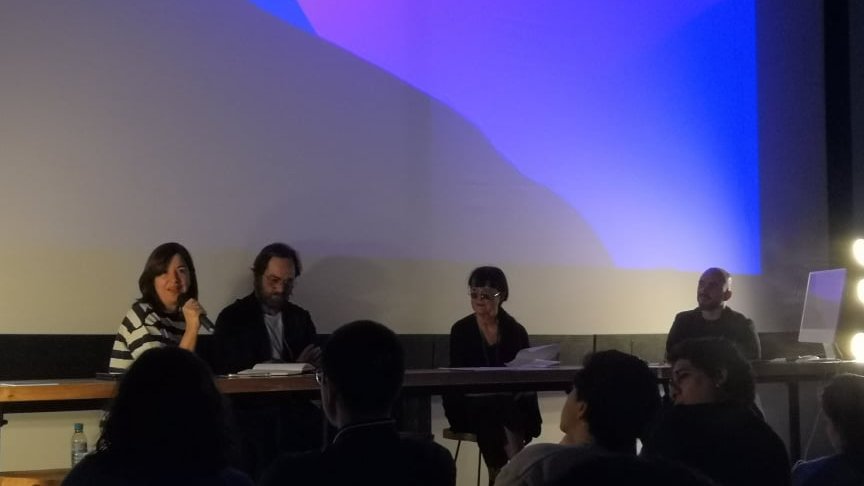 ADCV_com's tweet image. &quot;Las principales conclusiones del estudio de #Encircular sobre #economíacircular en las empresas de C.V. dejan claro que las entidades que integran de forma estratégica el diseño son más innovadoras, sostenibles y competitivas&quot;, @manavato ADCV en #Blablanights @LabaValencia
➕👇