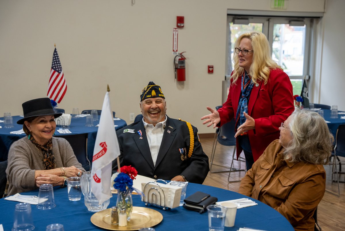 southjordancity's tweet photo. What a beautiful morning at the Community Center. It was an honor to spend time with our Veterans during our annual Veterans Day Breakfast. We thank each of them past and present for their service to our country and community. https://t.co/BjsVMmLJhd