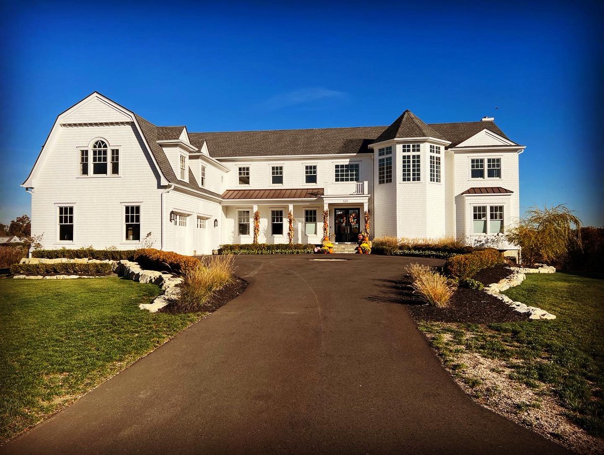 OnTheSetGlobal's tweet photo. AVAILABLE FOR FILMING (NJ): stunning waterfront with exclusive privacy, multiple shooting opportunities and ample interior and exterior space. floor to ceiling all glass wine closet &amp; A 3000sq ft patio with infinity edge overlooking the river. #locationscouts @NJMotionPicture https://t.co/9N2QQHquG8