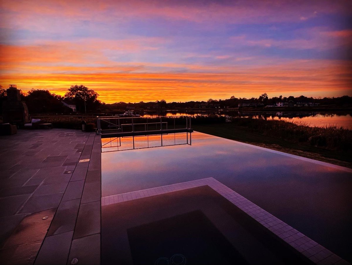OnTheSetGlobal's tweet photo. AVAILABLE FOR FILMING (NJ): stunning waterfront with exclusive privacy, multiple shooting opportunities and ample interior and exterior space. floor to ceiling all glass wine closet &amp; A 3000sq ft patio with infinity edge overlooking the river. #locationscouts @NJMotionPicture https://t.co/9N2QQHquG8